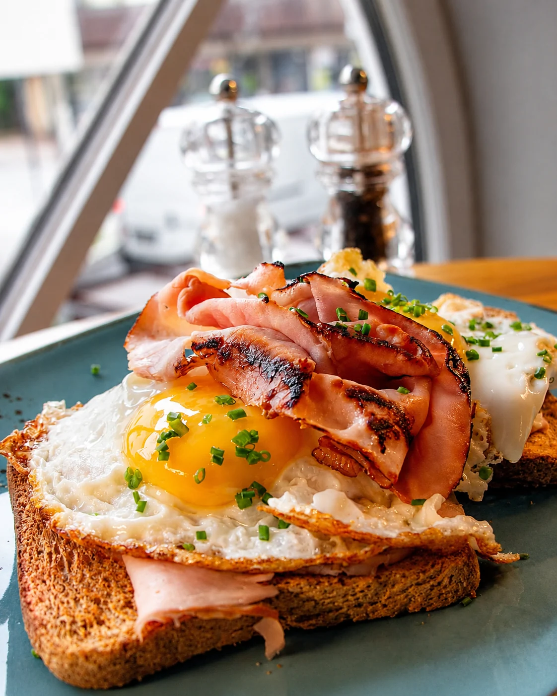 Schinken-Ei-Toast — Bistro Café Rose Sterzing
