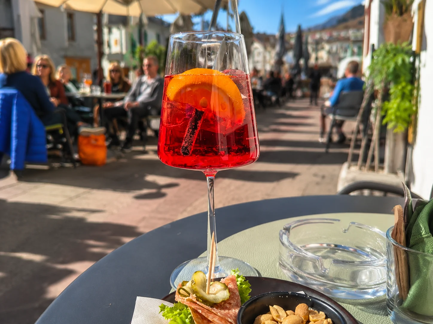 Wildberry Lillet — Café Rose Sterzing