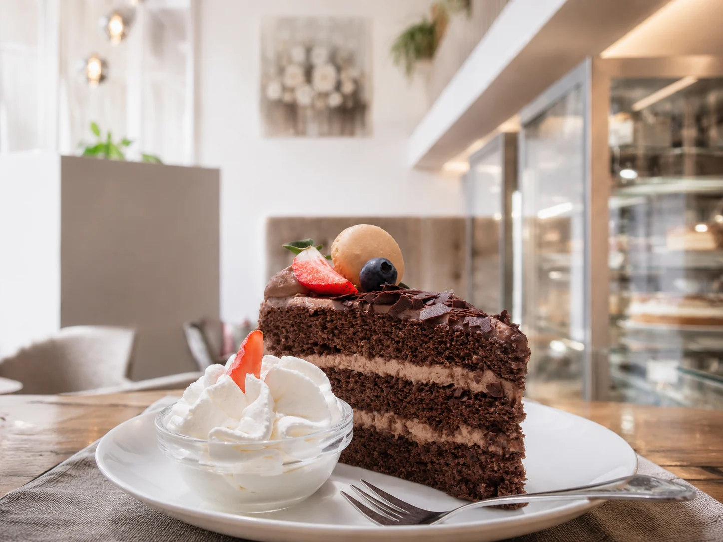 Erdbeerbecher — Konditorei Café Rose Sterzing